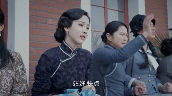 在《孤舟》中饰演的海沫,也是嘎嘎善良嘎嘎好,让我们一起来重温下吧