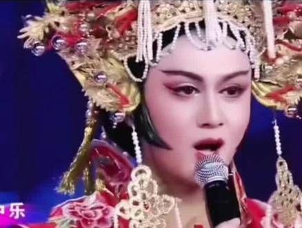 8年前独自来到北京,那时常常在北京街头哭泣,不知前路何方