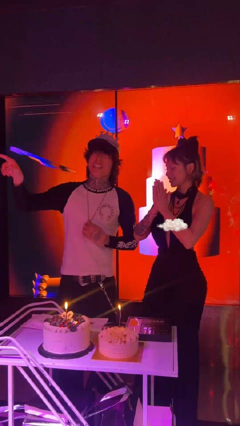 Psy.P过生日，和未婚妻太甜了
