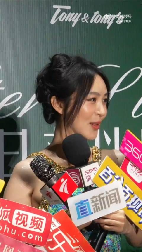 这位记者这是问的啥问题啊?我请问呢?硬靠是吧