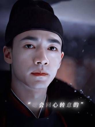 一站于此,满满的电影氛围,真让人同情此时孤独的陆嘉学,在万家灯火中唯独他一人