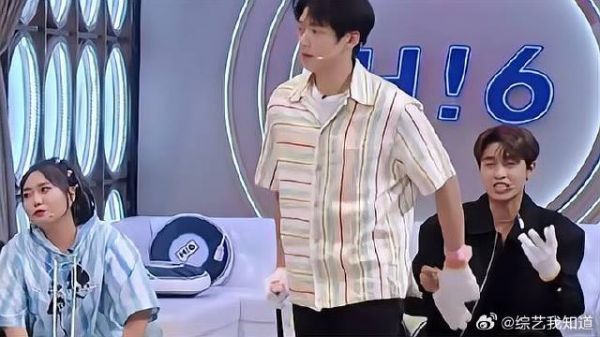 冤种兄弟!大勋拿着老秦的拐就跑,老秦:我真服了