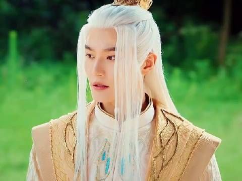 看着弱不禁风的小女孩,还想到还是一个高手