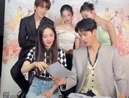 恐龙扛狼,谁的DNA蠢蠢欲动?