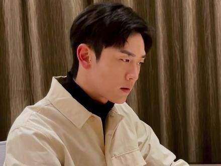 努力奋斗的周到，只为在这座城市里找到一盏为他点亮的灯火