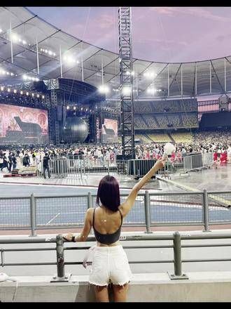 每年期待一位J歌神,去年是Jacky,今年轮到Jay,再来几位J神如何?感动至深