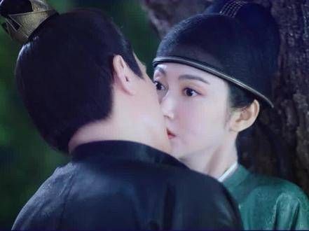 进度条瞬间拉满,定王殿下真是有出息!是谁在被子里尖叫呢!