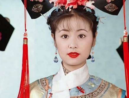 还珠格格中的紫薇,年轻时的盛世美颜,真是楚楚动人