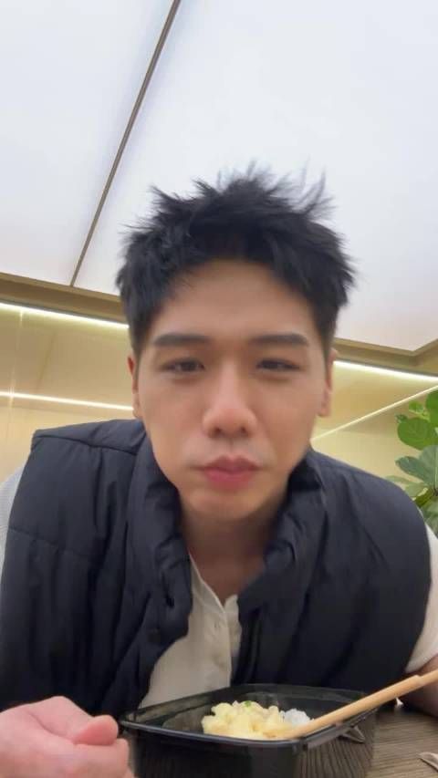 讨论运动与饮食习惯,邀请观众分享各地特色菜