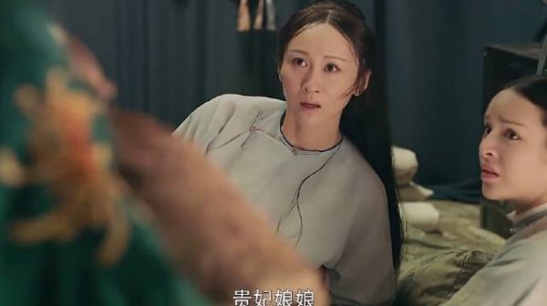 妃子怀孕期间太喜欢吃烤饼,导致生出一个金瞳