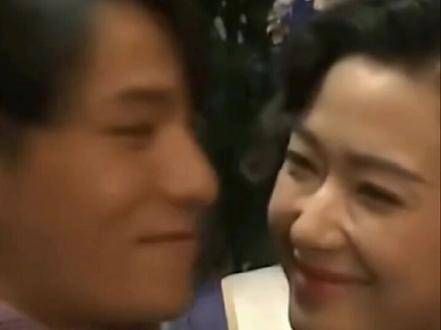 在杀青现场,两人因角色情感投入过深,即便导演已宣布停止拍摄…