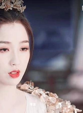 从来没有人给他选择的机会,都说长生花,以所爱换长生,但无人问过他的意愿