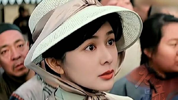 难怪说当年的娱乐圈不好混,完全理解了她们美成这样还不自信!