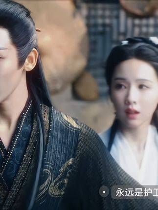 控我之细节糖,她总是安静地站在他的身后,而他则会主动地护在她的面前
