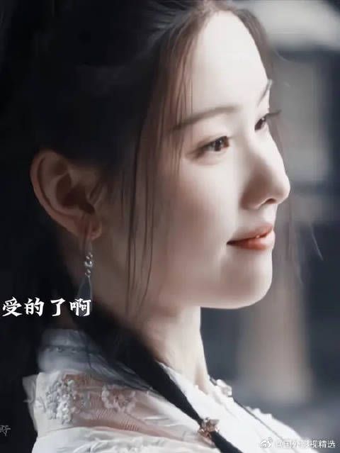 果然被漂亮女人撩也会不自觉害羞,文潇直接撩倒俩,这张美脸谁看了不迷糊?