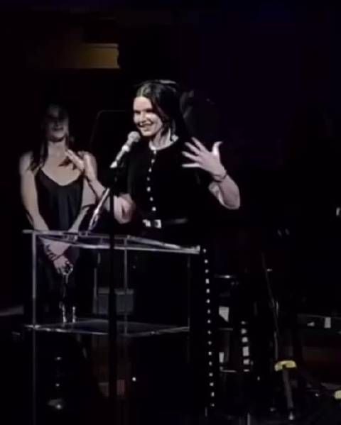 Lana Del Rey下一张专辑终于不走“红脖子”路线了?