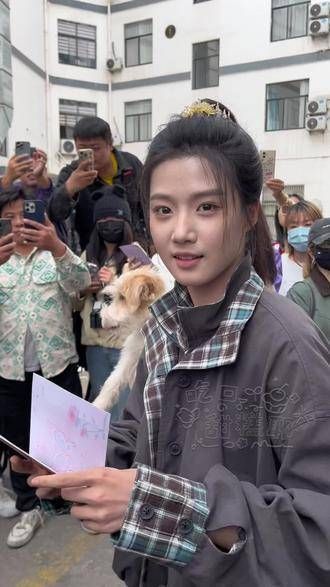 收到晓晓的两个甜蜜飞吻!