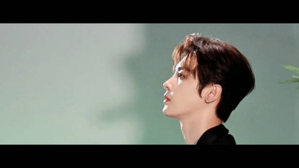 |@侯明昊Neo “弹一曲清雅乐章” 一染青墨入画,竹韵觅悠然