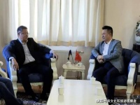 云南昭通诗人雷平阳获得“开卷奖”国际文学奖