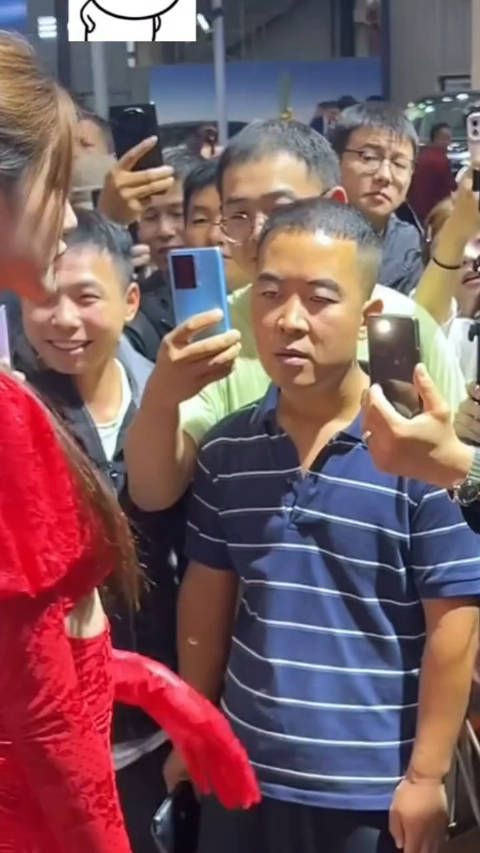 模特没火，大哥火了