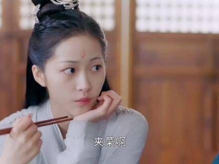 回忆总是出奇地相似,“夹菜”这句话我已经说得太多