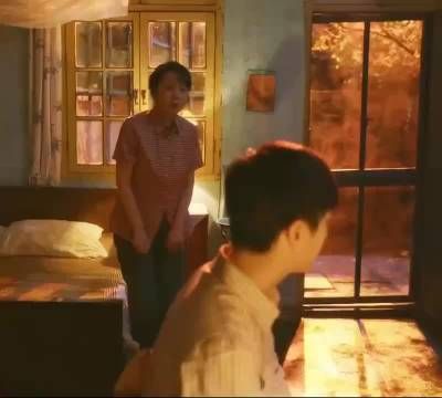闫妮扛剧战绩赫赫,从《张小五的春天》到《小巷人家》,部部爆款…