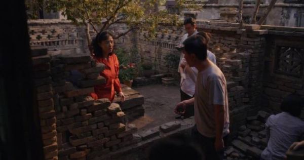 为了给返城的周青一个住处…