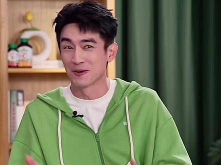 会平衡生活,快乐活着的新哥眼里有星星