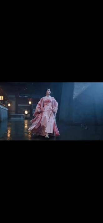 他以为她会回头,她以为他会挽留