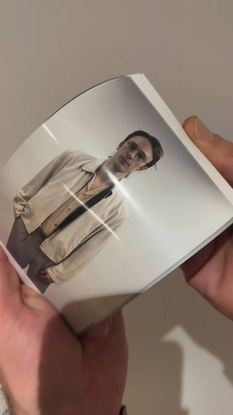 Drew Starkey 在Queer 里的试装照,服装由Jonathan Anderson 设计