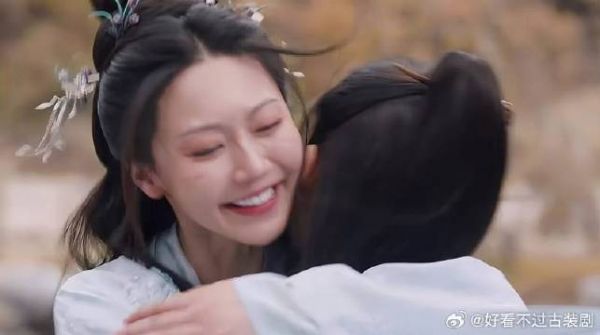 姑娘回忆跟渣男甜蜜过往,意外找到姐姐,下幕催泪了