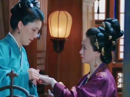 细节在于,姜雪宁与母亲重归于好,她母亲手上的疤痕也随之消失 宁安如梦 细节