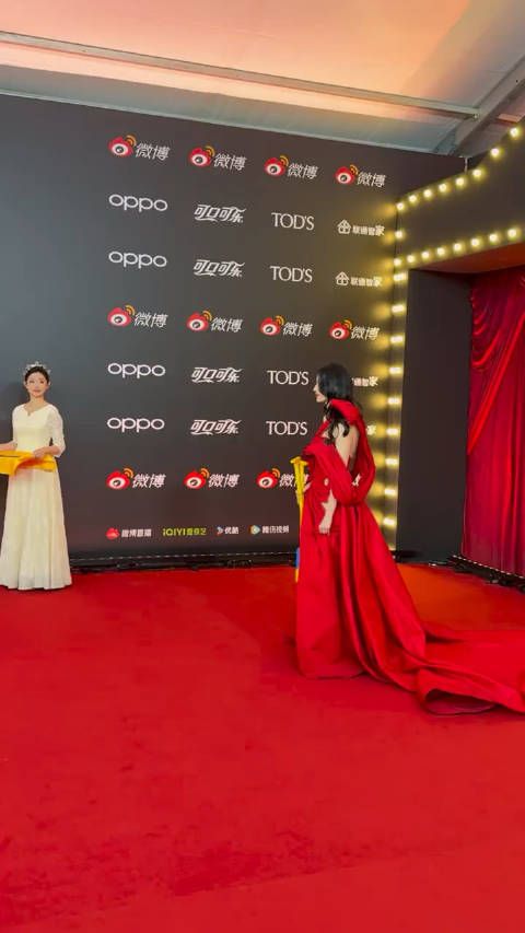 王楚然99后看着像三四十几的女明星,但是在95花里面看着很大气