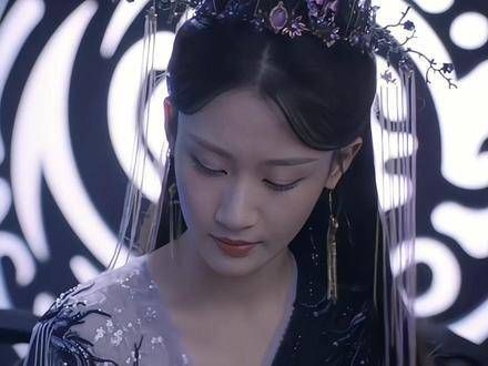 原来迦楼罗心中所爱竟是嘲风,她对乌玳那意味深长的笑容…