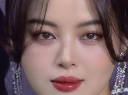 姐妹们,这样的造型真的太美了,快来看看吧! 时尚