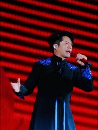 这个“龙起舞”听得太过瘾了,男爵究竟打算把音唱得多高
