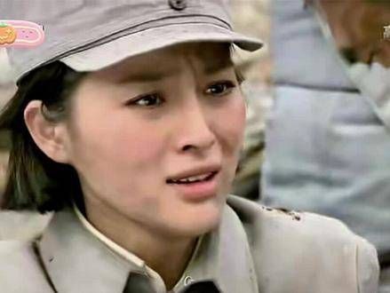 女性为了达成使命,不惜动用她那过目不忘的能力