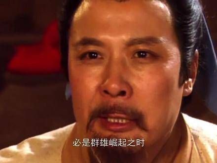 “三国还是要看新版，老版就像真的”