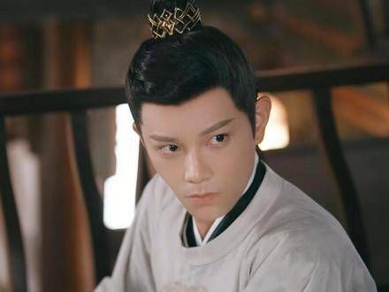 楼下两位表演戏曲的真是逗趣极了,唱出了他们的心声