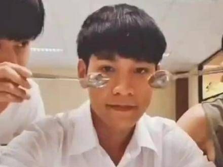 10分钟前ins上的狮子,这只狮子真是憨态可掬