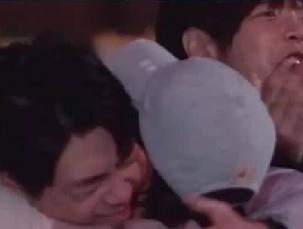 成团夜即将到来 俞灏明 王栎鑫 相互拥抱鼓励,梦回快乐男声 0713 明栎 王栎鑫