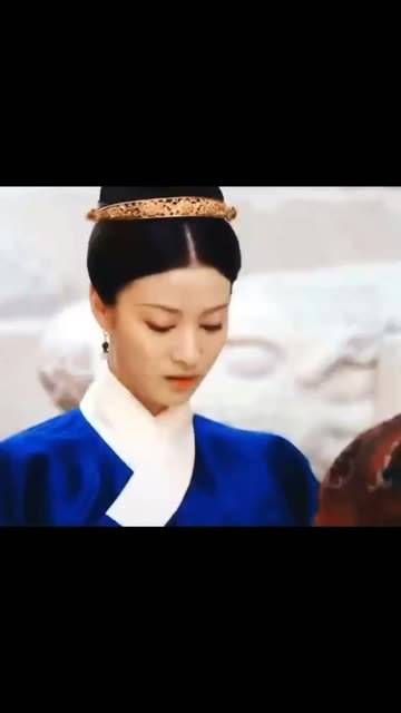 游一帆牵着苏月华的手如此温柔,遗憾的是最终未能共度余生, 遗憾
