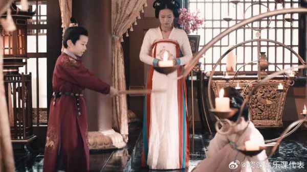 儿子被当成杀人恶魔,母亲绣图替儿求情,只愿他平安活着