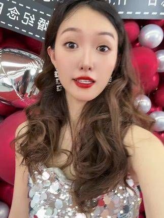 从大学时期就开始迷恋伍佰,此生最大的愿望就是能亲临伍佰的演唱会