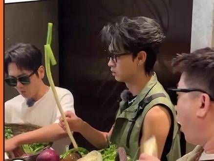 隔着屏幕都能感受到老秦的惊讶 是好朋友的周末 是好朋友的周末2024 秦霄贤