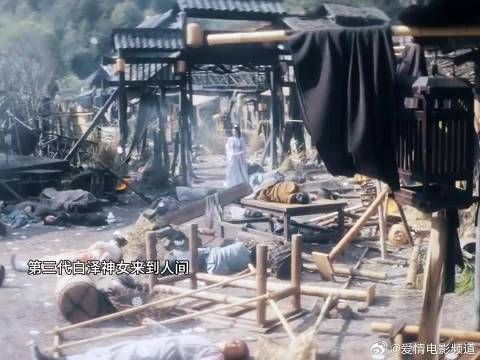 原来青耕是为了自由和离仑合作,这一次蜚要牺牲自己来救她