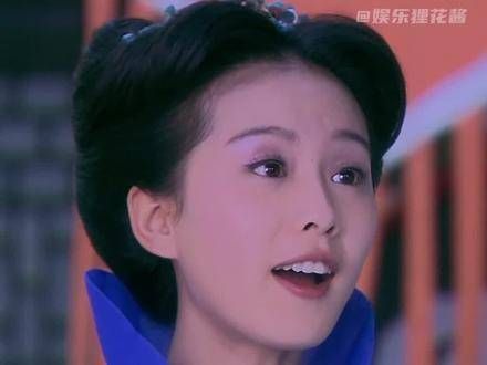 捉到了一只正在与哥哥嬉戏的超萌小蓝葵!