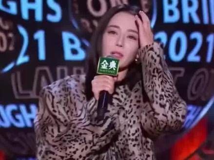 迪丽热巴晒照透露感情状态!出国工作疑似添丁进口,团队对疑问选择沉默应对