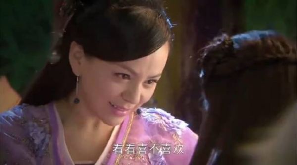 母后派彩雀保护美女,之后公主恢复女装,美若天仙