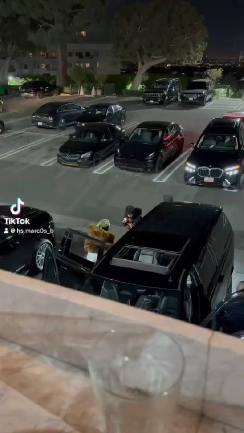 Playboi Carti被拍到正在拍摄新歌MV,同时他自己预告新歌即将到来